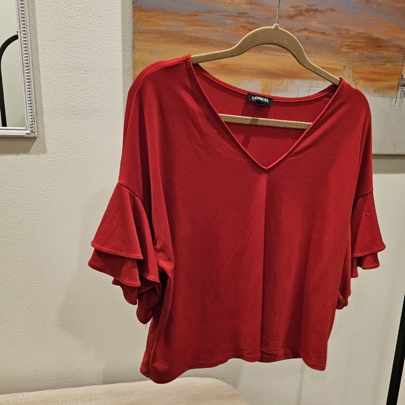 Red Express top with relaxed ruffle sleeve detail - Picture 4 of 7